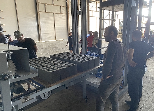UNIK lanza una línea de máquinas para fabricar bloques de hormigón totalmente automática en el Lejano Oriente de Rusia