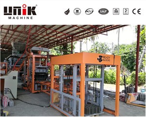 Máquina para fabricar ladrillos de bloques huecos