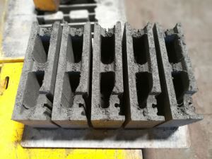 Máquina inteligente de bloques huecos
