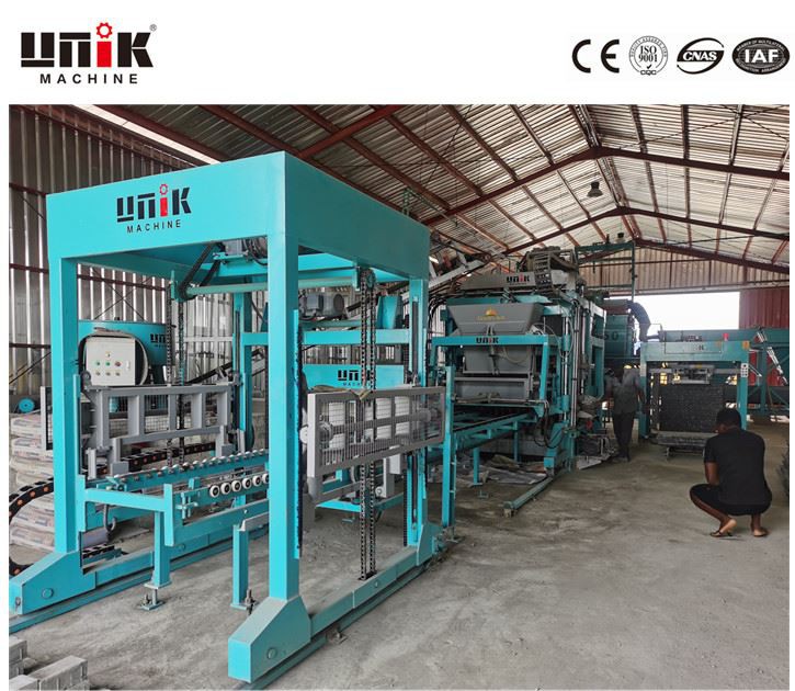 Máquina hidráulica para fabricar bloques de bordillo