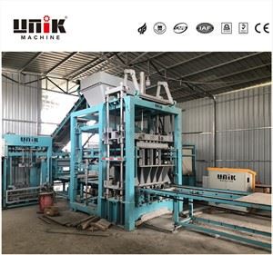 Máquina para fabricar piedras de bordillo